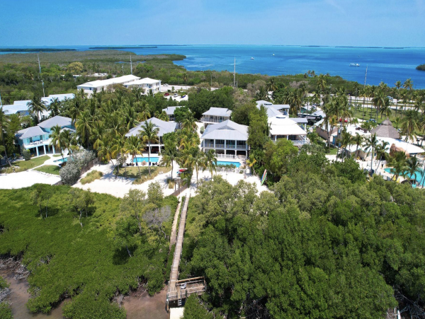 Islamorada 3 Bedroom Beach Vacation Pool Home Sleeps 8